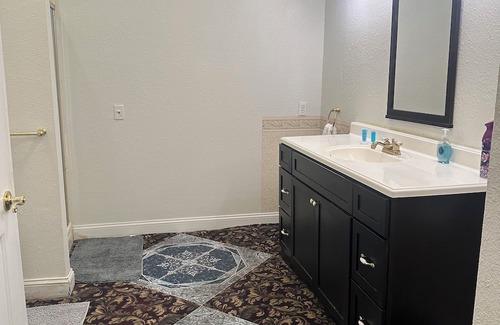 Leesville Apartamento | Delightful 3-bedroom apartment with AC in Leesville