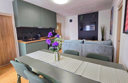 Radvan Apartamento | Urban Zen Stay - Comfort & cozy 2bedr. apartment in the Heart of Banská Bystrica