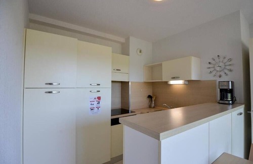 Azille Hotel | Scenic Apartments with On-site Pool and BBQ Area | Near Lac de Jouarres