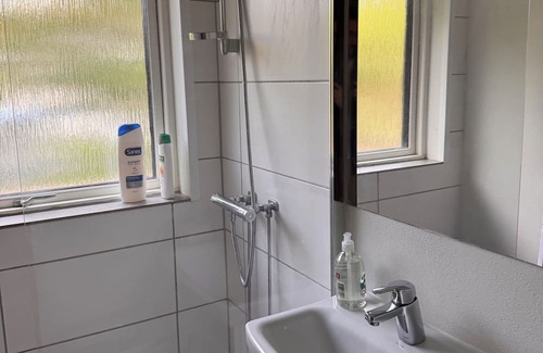 Odense Casa | The Lucky Peer – 4BR House with Free Parking, Netflix & WiFi