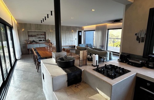 Goncalves Cabaña | CASA MANTIQUEIRA - Gonçalves - MG - 16 guests - 6 suites - swimming pool - gym