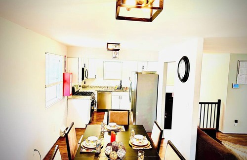 South Gate Casa | Spacious & Relaxing Glen Burnie Home! Perfect for Families!