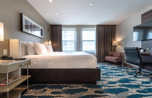 Near North Side Hotel | 4 Modern Units Walk to Washington Square Park and Lincoln Park Zoo!