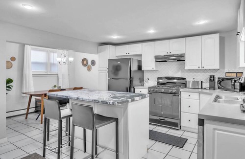 Norwich Casa | 4-bedroom house in Norwich with Hot tub and 13 minutes to Mohegan and Foxwoods