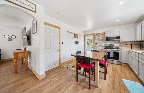 Plum Casa | Peaceful Plum PA Home
