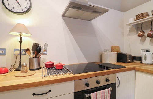 Five Oak Green Cabaña | THE PIGGERY, with open fire in Kings Hill