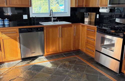 Campbell River Apartamento | Ocean front guest suite in Campbell River.