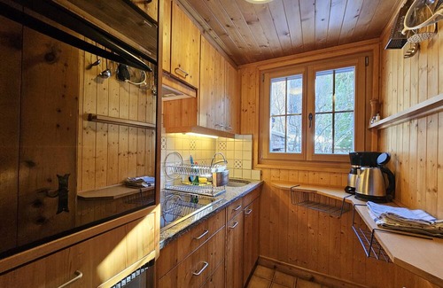 Saas-Fee Chalet De Esquí | Charming chalet Le Camee right next to the sports field