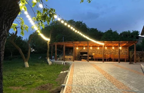 Aruch Casa | Toneh Guest House and Gastro-yard