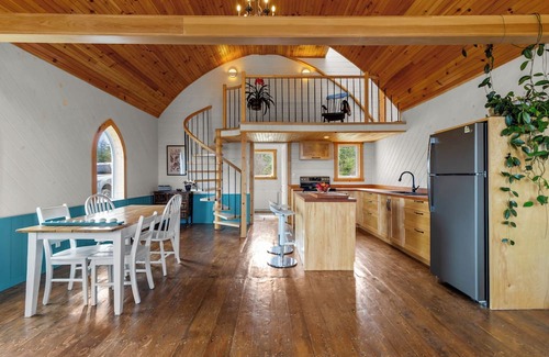 Terra Nova Casa | Ocean View Chapel | Port Rexton | 2BR | Bunkie