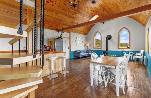 Terra Nova Casa | Ocean View Chapel | Port Rexton | 2BR | Bunkie