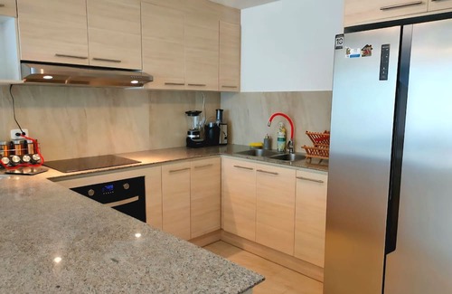 Conocoto Apartamento | Suite minimalista con vista a los volcanes