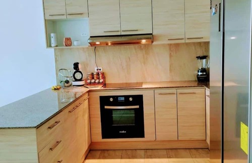 Conocoto Apartamento | Suite minimalista con vista a los volcanes