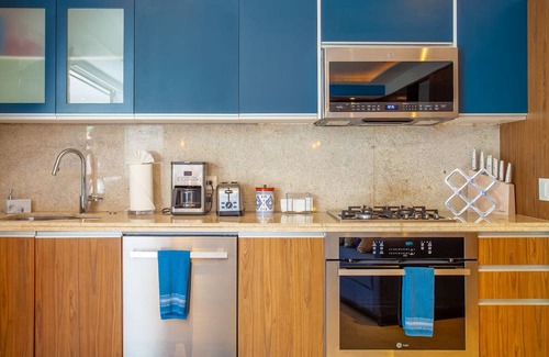 Centro Ixtapa Apartamento | Sunny Condo Studio in Romantic Zone! Steps to Beach, Dining and Entertainment!