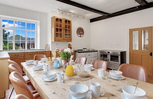 Hay-on-Wye Cabaña | Blackway House - sleeps 20 guests in 7 bedrooms