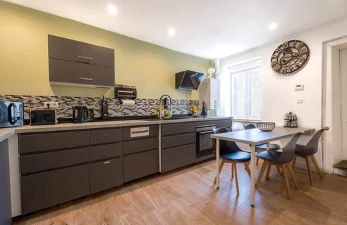 Woippy Cama Y Desayuno | Chambre 30m² - Salon privé - 2TV - Wifi - 120m²