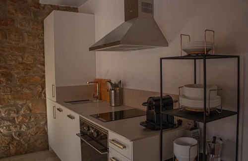 Balaguer Apartamento | Bed and Breakfast 'Habitació' with Shared Terrace, Wi-Fi and Air Conditioning
