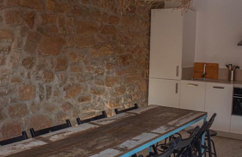 Balaguer Apartamento | Bed and Breakfast 'Habitació' with Shared Terrace, Wi-Fi and Air Conditioning