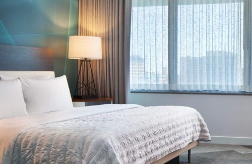 Central Business District Hotel | Proximity Ats its Best! 3 Pet-friendly Units, Close to Sesquicentennial Park!