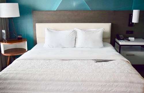 Downtown Houston Hotel | Comfort & Relaxation! 4 Comfortable Units, Near Carruth Foundation Bocce Courts