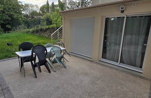 Coulommiers Apartamento | Stay in a peaceful, quiet, leafy setting. Ideal for families.