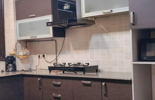 Greater Kailash Apartamento | 2 BHK near M Block Market GK-1 by HostMyStay