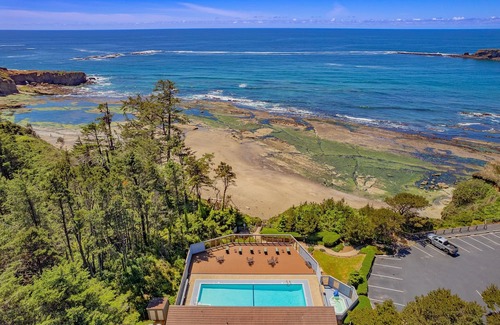 Otter Rock Apartamento | Spacious Two-Level Ocean-View Villa with Loft