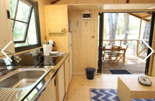 Moncrabeau Chalet De Esquí | Chalet sobre pilotes con terraza para 4 personas