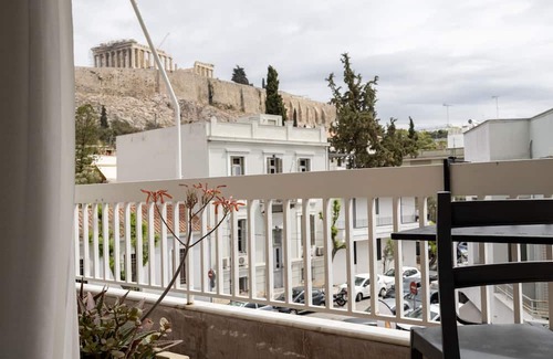 Anafiotika Apartamento | Massive 2-Apartment Combo | Unbeatable Acropolis Views | Sleeps 9