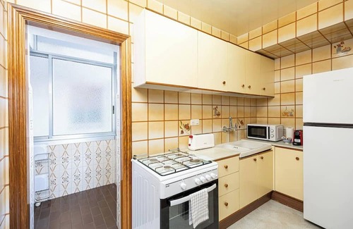 Cornella de Llobregat Apartamento | Experience the charm of our lovely and intimate 3-bedroom home.