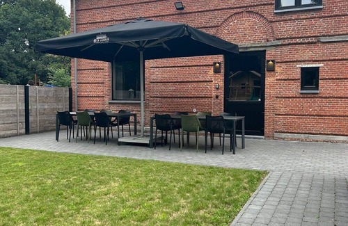 Turnhout Casa | Comfortabele groepswoning voor 8 met ruime tuin