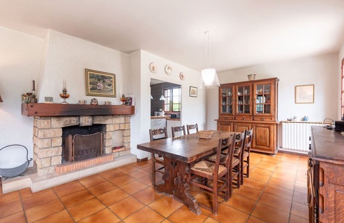 Arthez-d'Asson Casa | Villa Delb – Mountain View, Private Pool and Wi-Fi