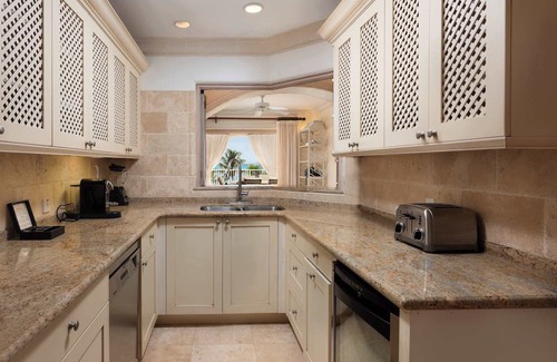 Little Battaleys Apartamento | St Peter's Bay 405 in Speightstown by Personal Villas - Contemporary Convenience