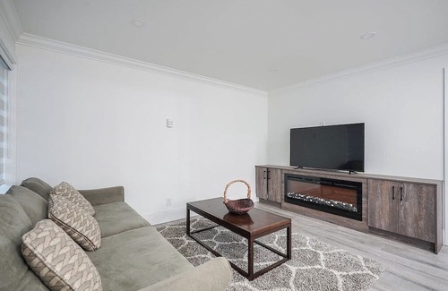 Surrey Newton Apartamento | Charming studio in wonderful Surrey with AC