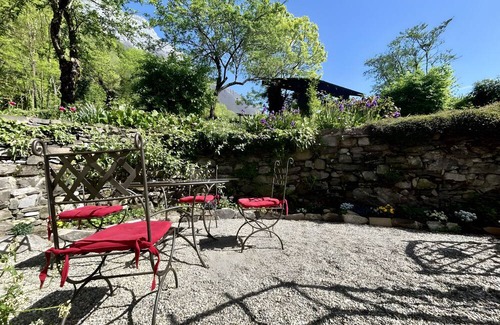 Saint-Pierre-d'Albigny Casa | At the Foot of the Castle - Parking, WiFi, Garden - Savoie College