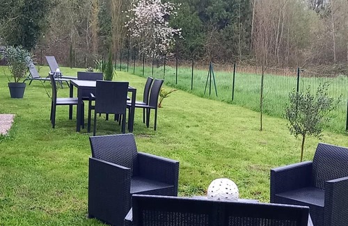 Gy-en-Sologne Casa | Holiday Home 'Pause Bucolique En Sologne' with Private Garden and Wi-Fi