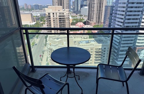 Downtown Mississauga Apartamento | Modern 1-bedroom condo near Square One Mall Mississauga.