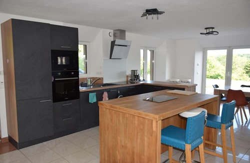 Sillingy Cabaña | Villa 'Le Paradis' with Mountain View, Private Terrace and Private Garden