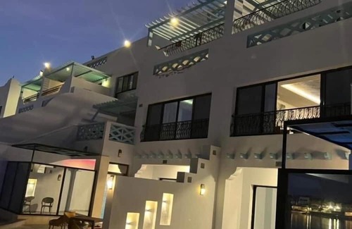 Durrat Al-Arous Chalet De Esquí | La Fontain lagoon resort