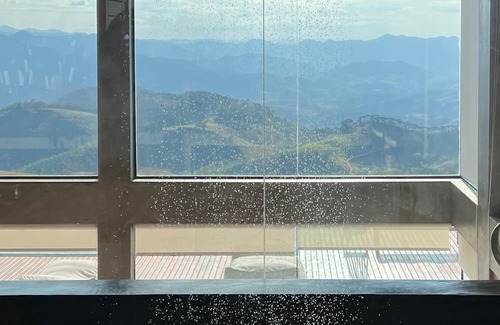 Sao Bento do Sapucai Casa | Chalet Above the Clouds - 3-bedroom house with AC in São Bento do Sapucaí