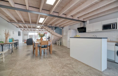 Caraman Casa | Guest House 'Domaine En Castanet' with Shared Pool, Private Garden and Wi-Fi