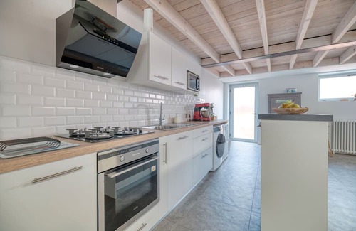 Caraman Casa | Guest House 'Domaine En Castanet' with Shared Pool, Private Garden and Wi-Fi