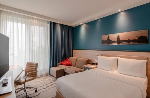 Mitte Hotel | 3 Family Rooms | City Views & Easy Access to Berlin Attractions!