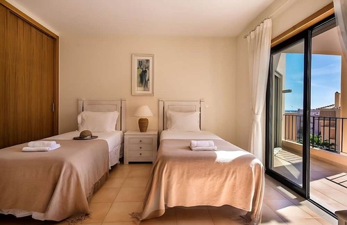 Praia da Luz Hotel | Best Place to Unwind! Full Kitchen, Outdoor and Indoor Pool, Free Parking!