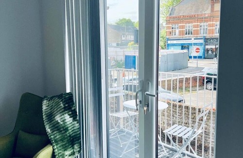 Wainscot Apartamento | Cozy Flats Near Strood Station