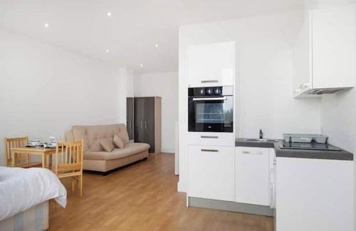 Watton at Stone Apartamento | New Refurb Private Large Studio