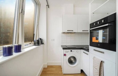 Borehamwood Apartamento | Lovely private spacious studio