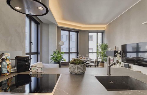 San Babila Apartamento | Central Tower S. Babila - Elegant 2BDR with rooftop terrace