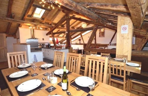 Peisey-Nancroix Apartamento | Chalet Bronziers - authentic alpine experience (10p, sauna)