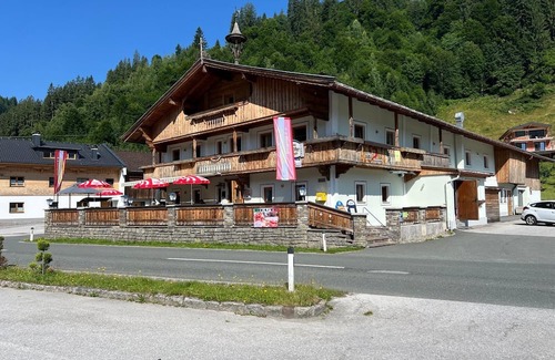 Hopfgarten im Brixental Apartamento | Room '4' with Mountain View, Shared Terrace and Wi-Fi
